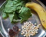 Banana-Spinach Smoothie recipe step 1 photo