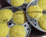 A picture of step 7 of Idli dhokla.