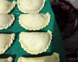 Foto langkah ke 4 dari resep Pastel (kulit renyah eggless).