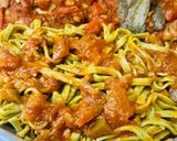 Foto del paso 7 de la receta: FIDEOS NIDO DE ESPINACA Y AJO CON SALSA TUCO DE CARRE DE CERDO🍝🍖🍝