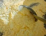 A picture of step 4 of Panjiri Laddu recipe from flour and gram flour.