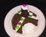 मग ब्राउनी विध वनीला आइसक्रीम (Mug brownie with vanilla ice-cream recipe in hindi) रेसिपी चरण 4 फोटो