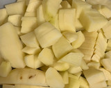 Foto del paso 2 de la receta: Caldito de papas con chilaca y queso 🧀