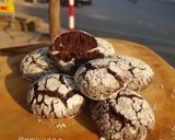 Hình bước làm 6 của món CRINKLE COOKIES (bánh quy socola phủ đường bột Giáng Sinh)