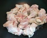 รูปขั้นตอนการทำที่ 2 ของ #อาหารง้ายง่าย ไก่ต้มโค้ก