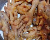 Hình bước làm 2 của món Chân gà hấp hành