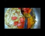 A picture of step 3 of Aloo palak.