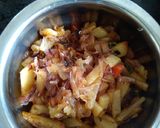 A picture of step 4 of Spanish omlette.