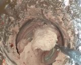 A picture of step 4 of Strawberry cream cheese roll.