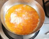 A picture of step 3 of Gajar halwa.