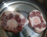 Foto langkah ke 1 dari resep Sop Buntut Lembut MPASI 1+.