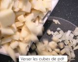 Une image de l'étape 3 de Tarte salée saucisses, pd terre/ Mozarella.