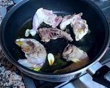 Foto del paso 3 de la receta: Perdiz estofada con zanahorias y alcachofas en salsa de azafrán
