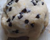 Foto del paso 1 de la receta: Cookies  De Masa Con Aceite Y Chips De Chocolate
