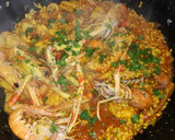 Foto del paso 3 de la receta: Arroz caldoso con calamares y cigalas