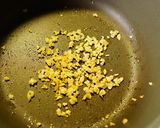 [玉泉清酒]清酒蒜蒸中卷蛤蜊的食譜步驟2照片