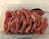 A picture of step 1 of Braised pork ribs.