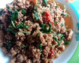 รูปขั้นตอนการทำที่ 4 ของ กะเพราหมูสับไข่ดาว แคร์หมูชวนหิว ติดตามได้ที่ยูทูป แคร์จันตนา 🤍