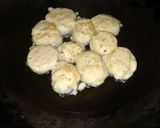 A picture of step 5 of Dahi pulkhi chana chaat.