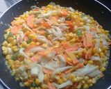 Foto langkah ke 6 dari resep Tumis Jamur Jagung Wortel.