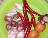 Foto langkah ke 4 dari resep Tongkol Suwir Pedas.
