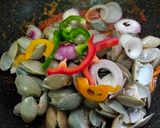 Gambar langkah 3 resipi Retak seribu/Lala Goreng Berempah.