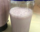 Foto del paso 2 de la receta: Licuado de plátano y Frutos rojos al estilo Sonorense