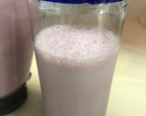 Foto del paso 2 de la receta: Licuado de plátano y Frutos rojos al estilo Sonorense