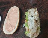 Foto del paso 3 de la receta Bocadillo de pechuga a la plancha, ensalada y salsa rosa