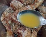 صورة لخطوة 1 من وصفة افخاذ الدجاج في المقلاةبوجهين