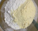 Foto langkah ke 1 dari resep Banana steam cake.
