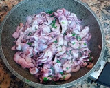 Foto del paso 4 de la receta: Chipirones frescos rellenos en salsa de cebolla y tikka curry