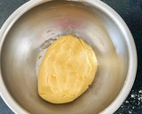 A picture of step 2 of Dates filled cookies.