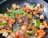 A picture of step 5 of Spaghetti Pasta Bolognese with Soya and Veggies.
