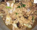 Foto langkah ke 5 dari resep Ayam tumis jamur hioko dan kembang tahu.