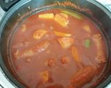 Foto del paso 3 de la receta: Longaniza en salsa con papas
