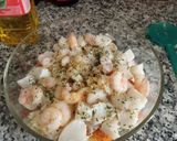 Foto del paso 9 de la receta: Ensalada de huevos de choco y gambas con Mini crujientes de Atún