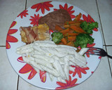 Foto del paso 14 de la receta: Pechuga de pollo rellena con guarnición de verduras y pasta