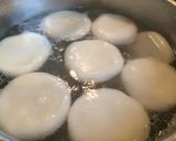 Hình bước làm 3 của món Bánh dày kẹp chả quế