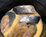 Foto langkah ke 5 dari resep Ikan Tengiri Goreng Kunyit.