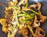 Foto del paso 5 de la receta: Spaguetini con salsa de cebolla y pimiento rojo