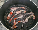 Foto del paso 2 de la receta: Fideos negros en un plis plas.Más rápidos imposible