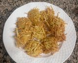 Foto langkah ke 3 dari resep Crispy cheesy Hash browns.