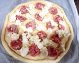 Foto del paso 5 de la receta: Coca de butifarra con mozzarella