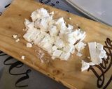 Une image de l'étape 6 de Salade de concombre, radis, tomates à la menthe et feta.