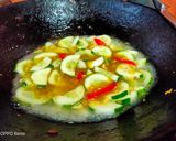 Foto langkah ke 4 dari resep Tumis Timun Bumbu Bawang Putih (Resep Ko Eddy) ala Chef Muhammad.