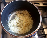 Foto del paso 4 de la receta: Champiñones salteados con arroz blanco. #paraprincipiantes