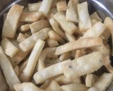 મેંદા ની નીમકી (Maida Nimki Recipe In Gujarati) રેસીપી સ્ટેપ2ફોટો