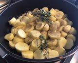 Une image de l'étape 4 de Pommes de terre rôties aux cèpes ail persil et graisse de canard.