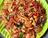 Foto langkah ke 4 dari resep Bihun goreng udang.
